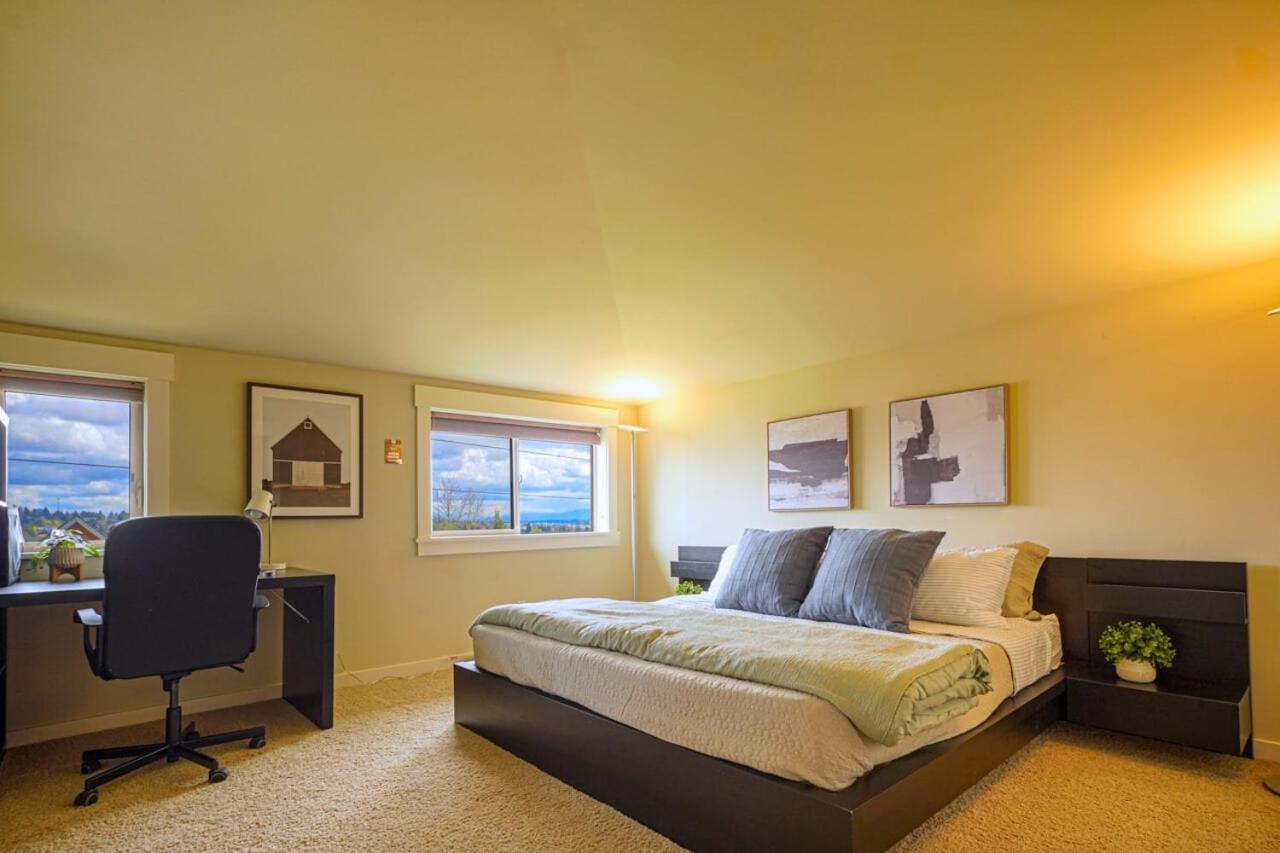 Stylish North Seattle Townhouse- Dual Master Suites المظهر الخارجي الصورة