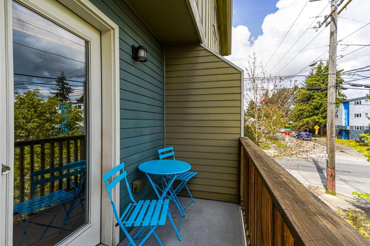 Stylish North Seattle Townhouse- Dual Master Suites المظهر الخارجي الصورة