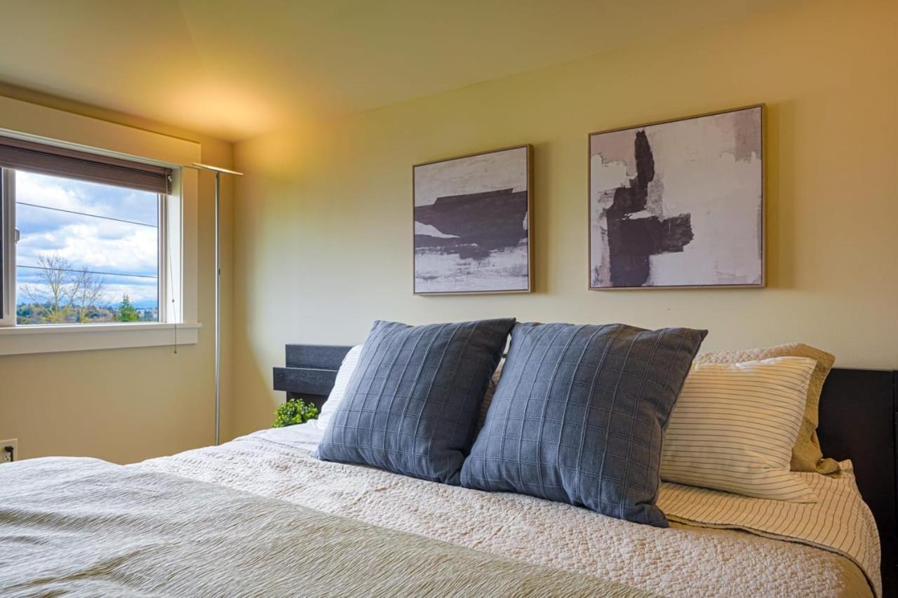 Stylish North Seattle Townhouse- Dual Master Suites المظهر الخارجي الصورة
