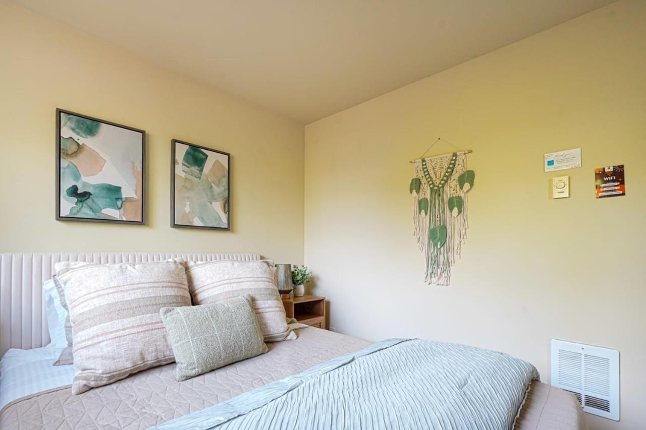 Stylish North Seattle Townhouse- Dual Master Suites المظهر الخارجي الصورة