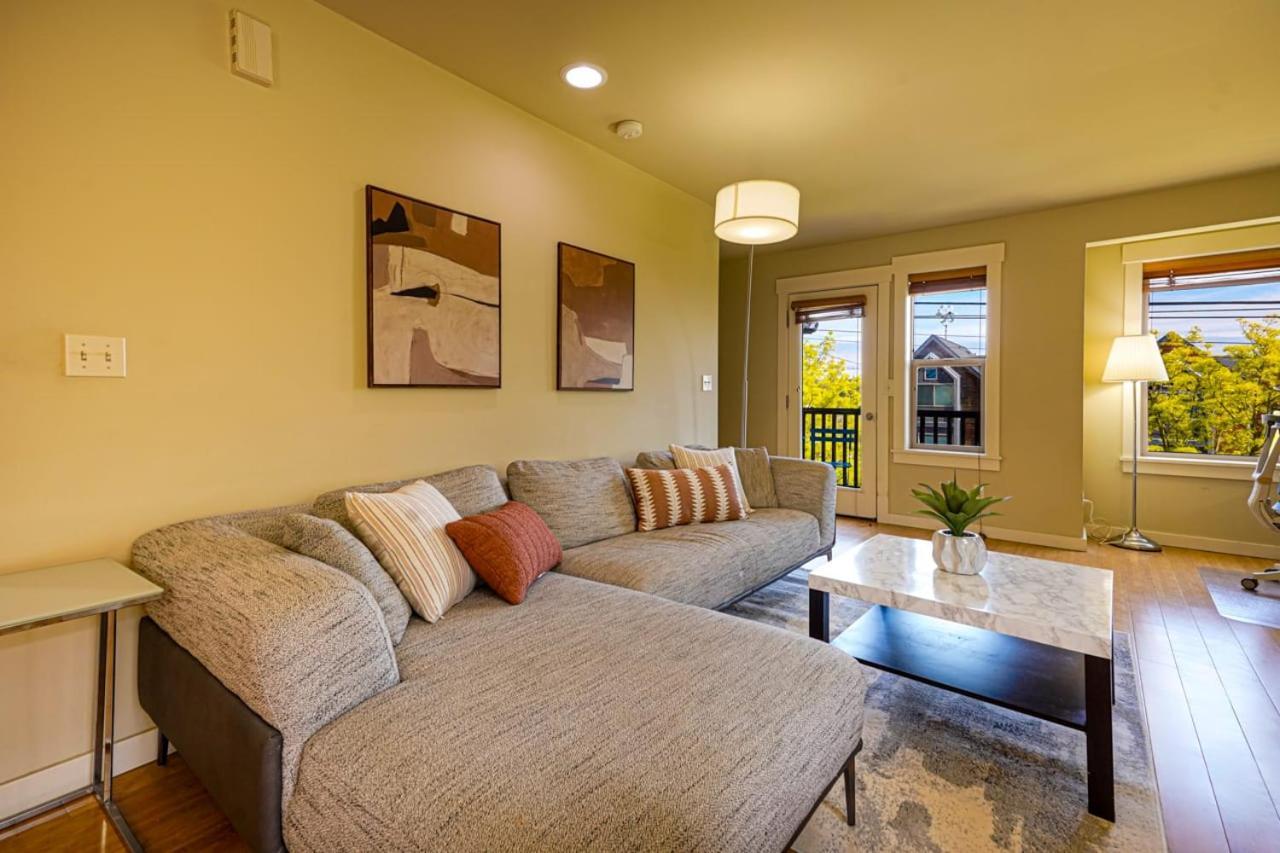 Stylish North Seattle Townhouse- Dual Master Suites المظهر الخارجي الصورة