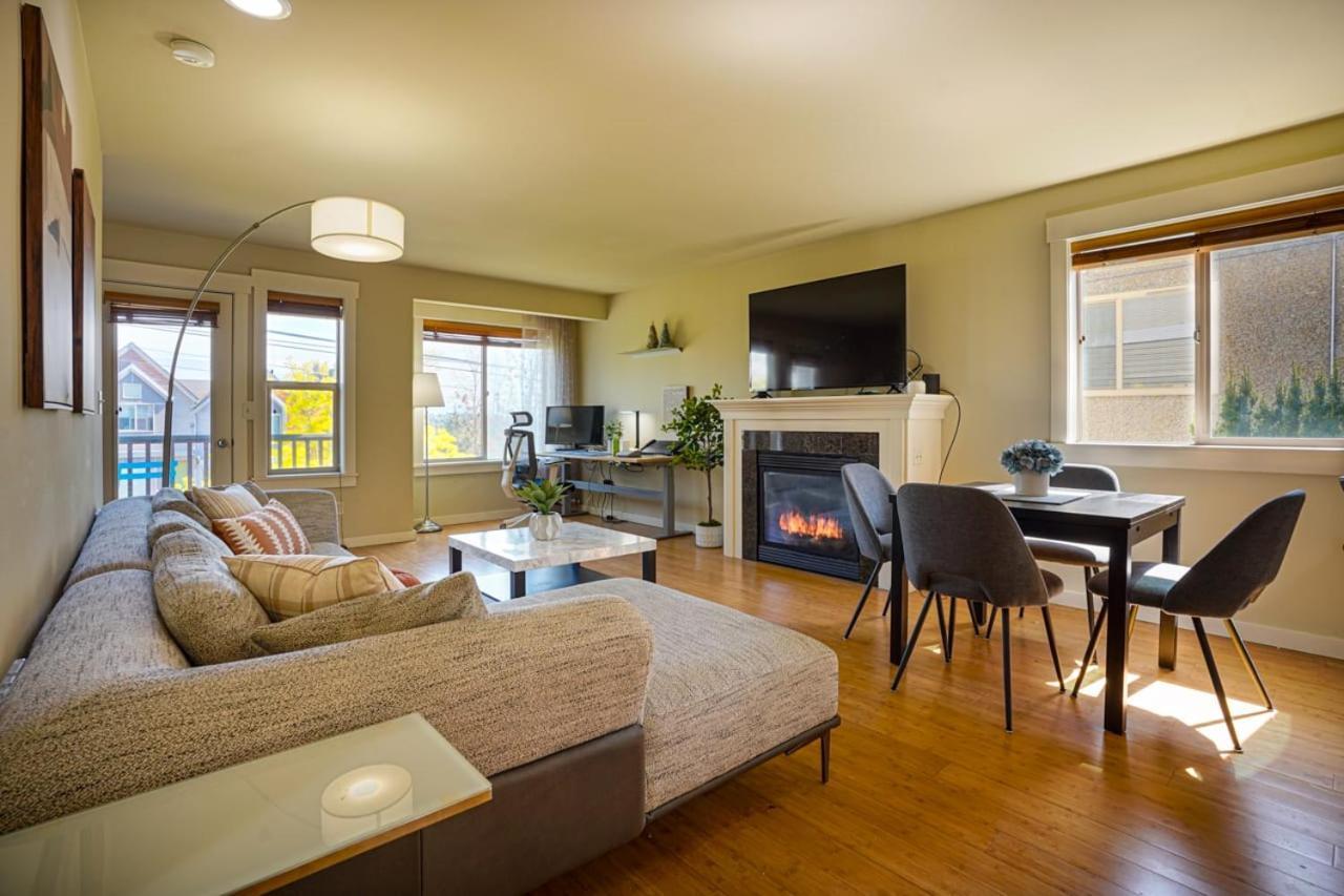 Stylish North Seattle Townhouse- Dual Master Suites المظهر الخارجي الصورة